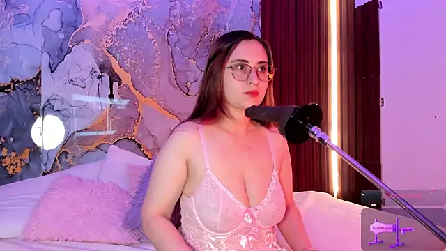 centaurigirl online show from October 21, 3:50 am