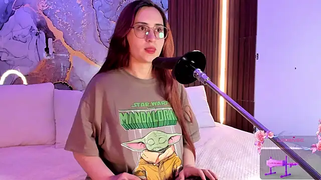 centaurigirl online show from September 15, 3:29 am