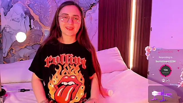 centaurigirl online show from September 26, 3:57 am
