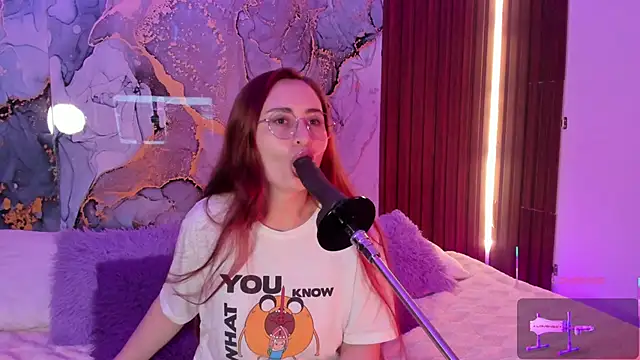 Snapshot of centaurigirl chatting on January 8, 4:07 am centaurigirl online show from January 8, 4:07 am