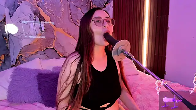 centaurigirl online show from November 24, 2:33 am