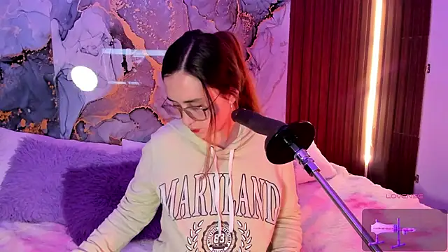 Snapshot of centaurigirl chatting on December 19, 4:16 am centaurigirl online show from December 19, 4:16 am