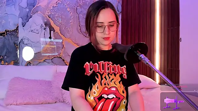 centaurigirl online show from October 22, 2:55 am