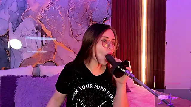 centaurigirl online show from November 27, 3:40 am