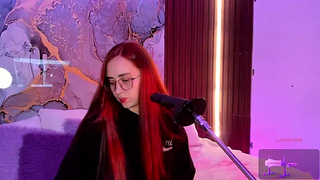 Snapshot of centaurigirl chatting on December 21, 4:47 am centaurigirl online show from December 21, 4:47 am