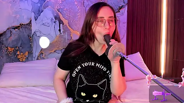 centaurigirl online show from September 27, 3:34 am