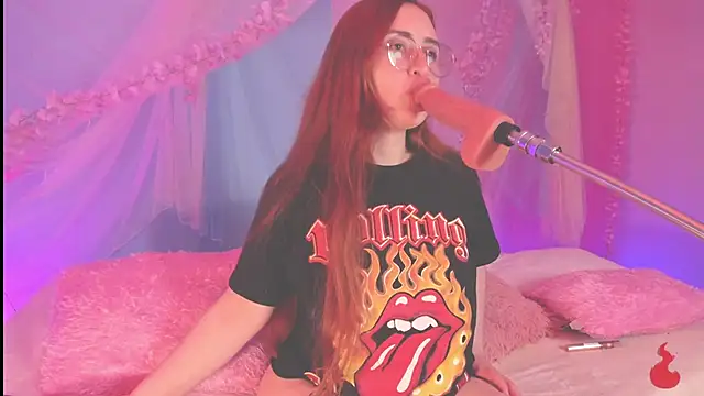 centaurigirl online show from May 17, 5:18 am