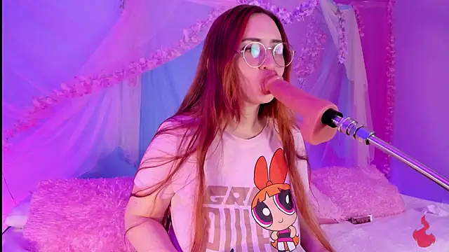 centaurigirl online show from May 20, 3:58 am