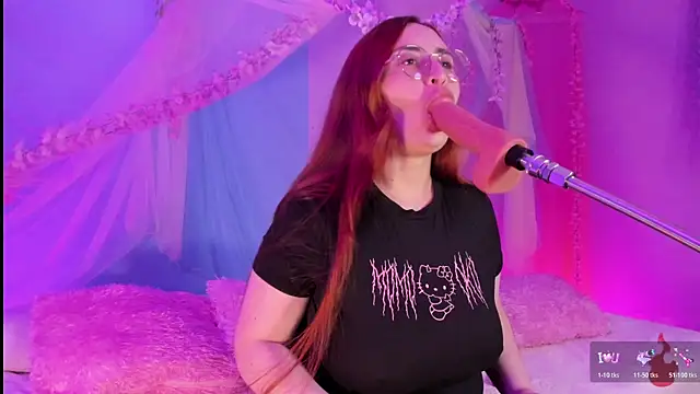 centaurigirl online show from May 25, 4:01 am