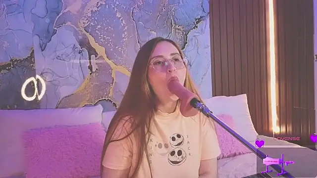 centaurigirl online show from July 7, 4:59 am