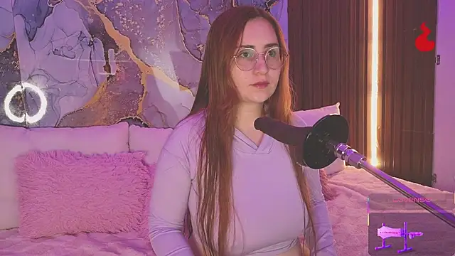 centaurigirl online show from May 29, 4:18 am