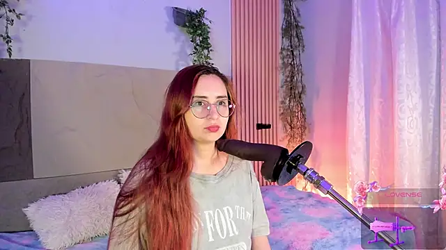 centaurigirl online show from March 19, 12:10 am