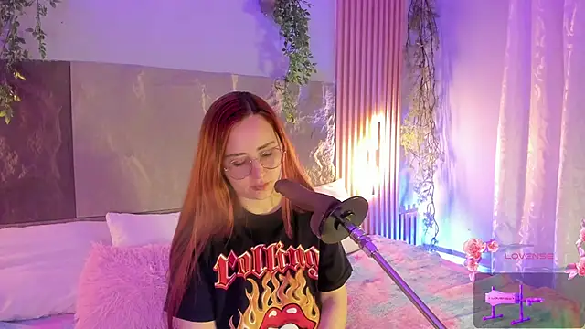 Snapshot of centaurigirl chatting on February 6, 3:35 am centaurigirl online show from February 6, 3:35 am