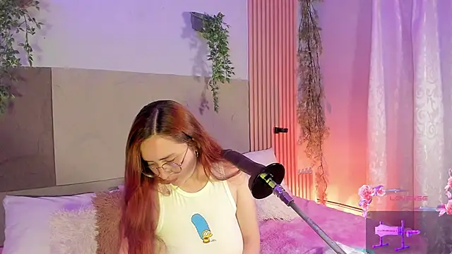 centaurigirl online show from March 8, 4:38 am