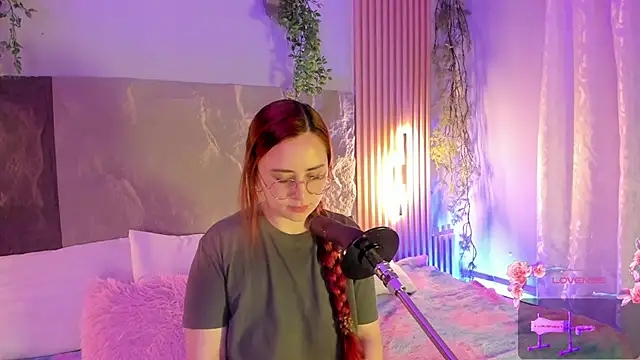 Snapshot of centaurigirl chatting on February 7, 5:04 am centaurigirl online show from February 7, 5:04 am