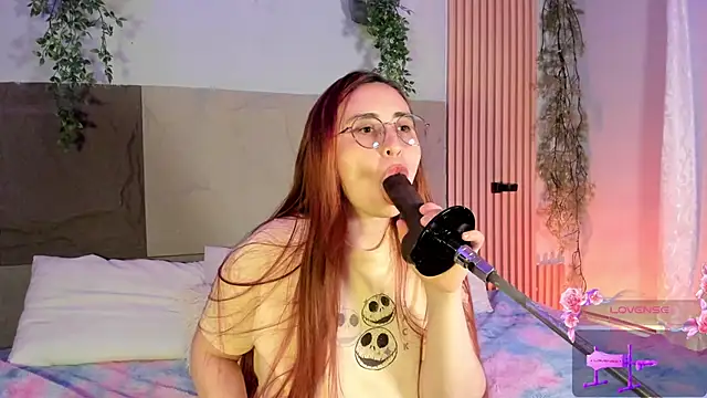 centaurigirl online show from March 28, 4:46 am