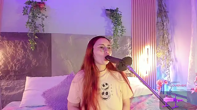 Snapshot of centaurigirl chatting on February 2, 4:11 am centaurigirl online show from February 2, 4:11 am