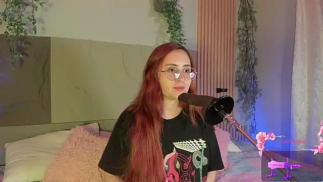 Snapshot of centaurigirl chatting on February 24, 4:57 am centaurigirl online show from February 24, 4:57 am