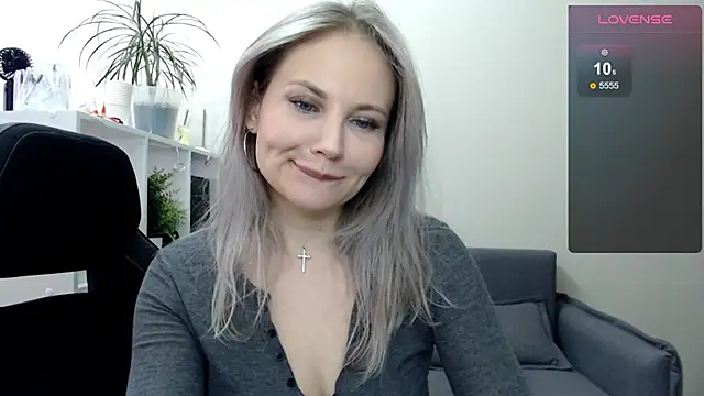 Snapshot of Sunny_bunny6 chatting on March 21, 6:38 am Sunny bunny6 online show from March 21, 6:38 am