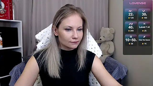 Snapshot of Sunny_bunny6 chatting on February 11, 1:05 am Sunny bunny6 online show from February 11, 1:05 am