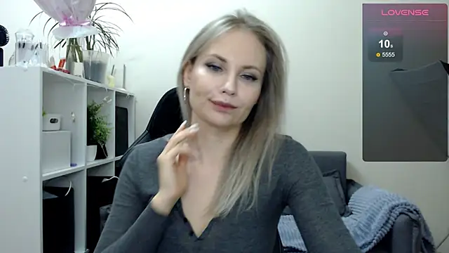 Snapshot of Sunny_bunny6 chatting on March 14, 4:32 am Sunny bunny6 online show from March 14, 4:32 am