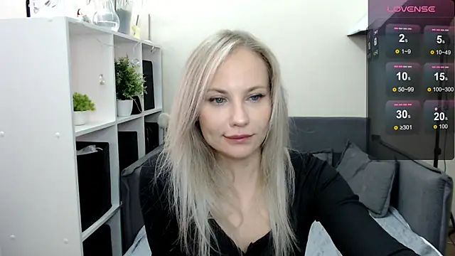 Snapshot of Sunny_bunny6 chatting on September 19, 6:06 am Sunny bunny6 online show from September 19, 6:06 am