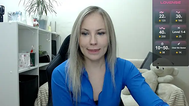 Snapshot of Sunny_bunny6 chatting on December 2, 9:27 pm Sunny bunny6 online show from December 2, 9:27 pm