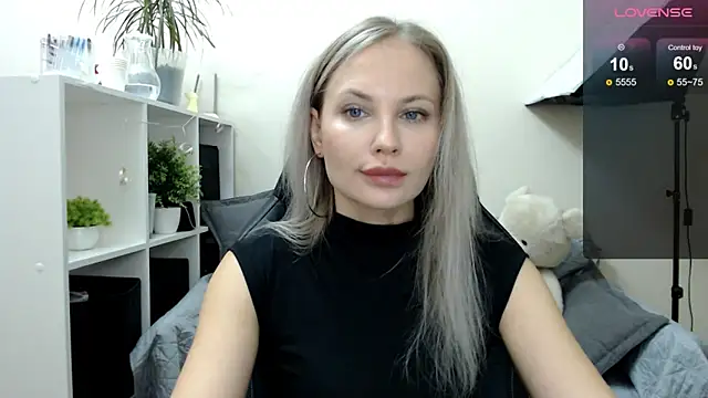 Snapshot of Sunny_bunny6 chatting on October 1, 5:01 am Sunny bunny6 online show from October 1, 5:01 am