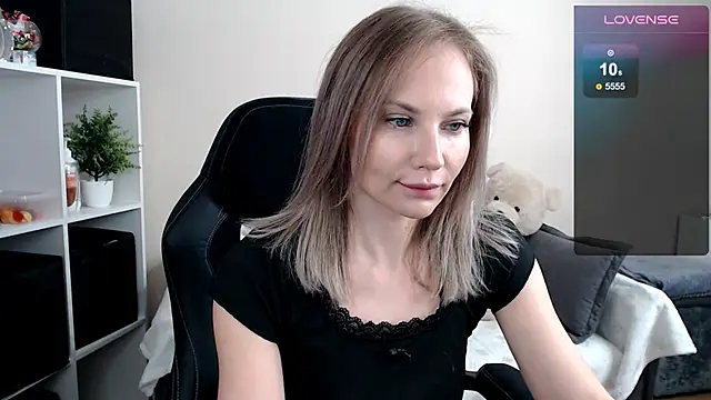 Snapshot of Sunny_bunny6 chatting on June 27, 7:36 am Sunny bunny6 online show from June 27, 7:36 am