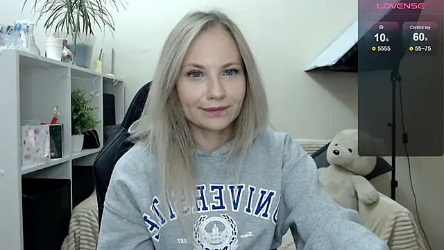 Snapshot of Sunny_bunny6 chatting on November 27, 4:13 am Sunny bunny6 online show from November 27, 4:13 am