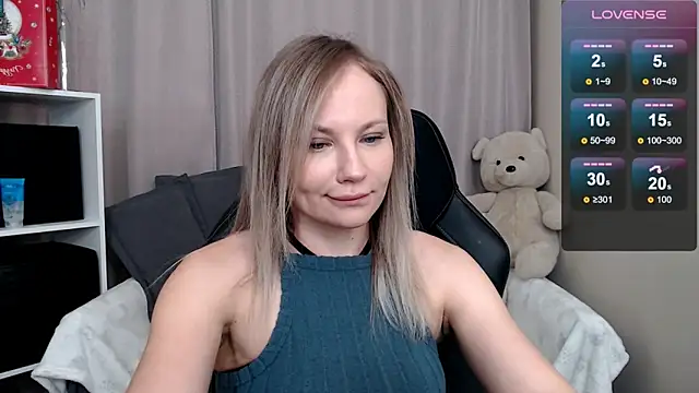 Snapshot of Sunny_bunny6 chatting on February 25, 1:39 am Sunny bunny6 online show from February 25, 1:39 am