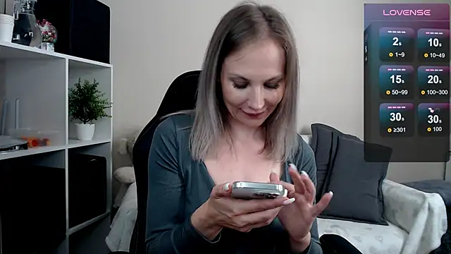 Snapshot of Sunny_bunny6 chatting on June 30, 8:31 pm Sunny bunny6 online show from June 30, 8:31 pm