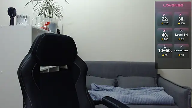 Snapshot of Sunny_bunny6 chatting on February 28, 8:28 pm Sunny bunny6 online show from February 28, 8:28 pm