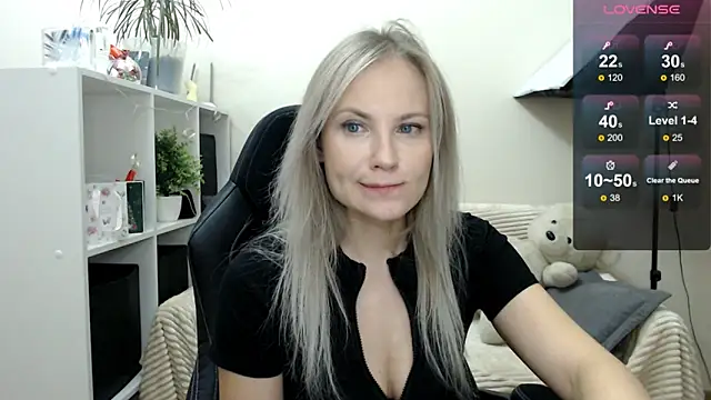 Snapshot of Sunny_bunny6 chatting on November 11, 4:40 am Sunny bunny6 online show from November 11, 4:40 am