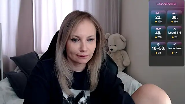 Snapshot of Sunny_bunny6 chatting on March 2, 7:59 am Sunny bunny6 online show from March 2, 7:59 am