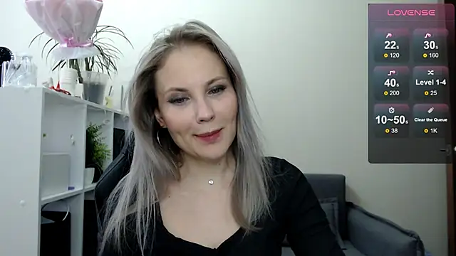 Snapshot of Sunny_bunny6 chatting on March 19, 10:00 am Sunny bunny6 online show from March 19, 10:00 am