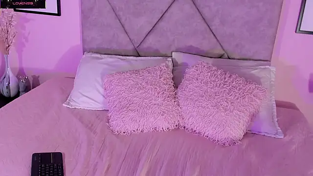 Emilyh  online show from November 13, 11:03 am