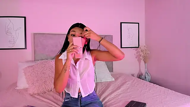 Emilyh  online show from October 22, 10:36 am