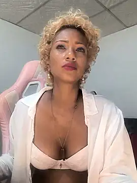 Amaliu  online show from November 27, 7:03 pm