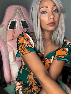Amaliu  online show from May 7, 2:31 pm