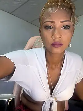 Amaliu  online show from November 5, 3:04 pm