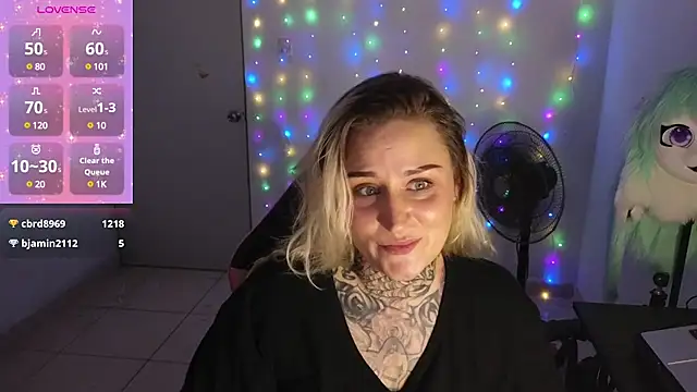 Lisacasandra online show from February 21, 12:49 am