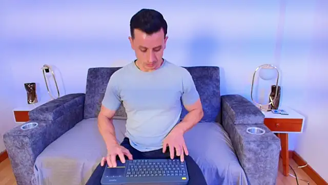 Andrewfalcon online show from September 28, 1:07 pm