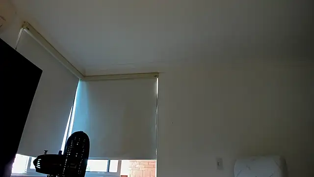 agussaenz online show from March 18, 10:48 pm