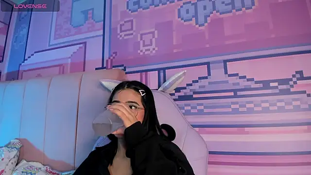  18alice online show from March 1, 4:01 am