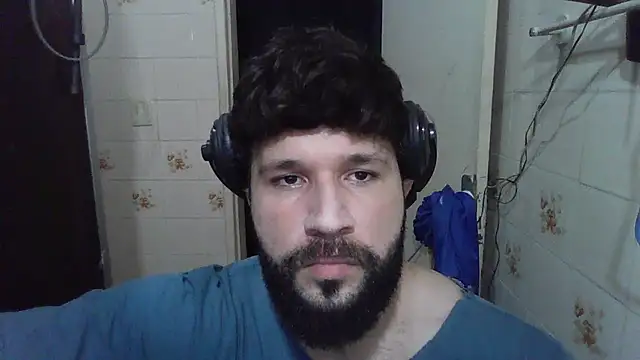 Snapshot of Cauan-t chatting on January 15, 11:40 pm Cauan-t online show from January 15, 11:40 pm