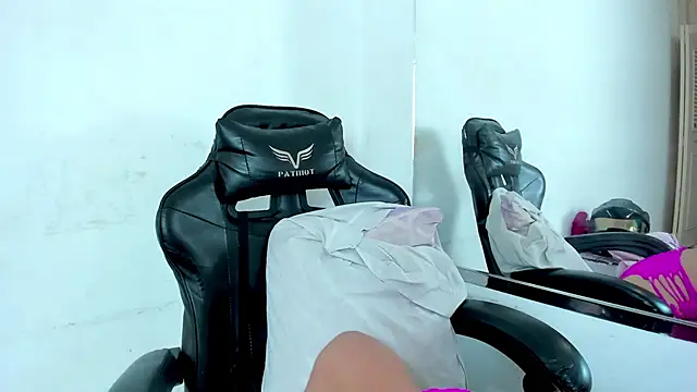 Petite amor2 online show from October 21, 7:46 pm