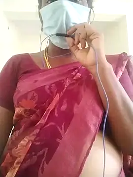 Snapshot of Preethytamilsexy chatting on May 24, 4:45 am Preethytamilsexy online show from May 24, 4:45 am