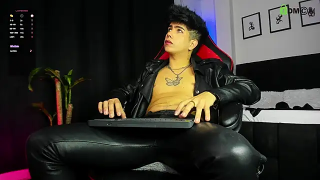 LyleBennett  online show from May 31, 12:22 pm