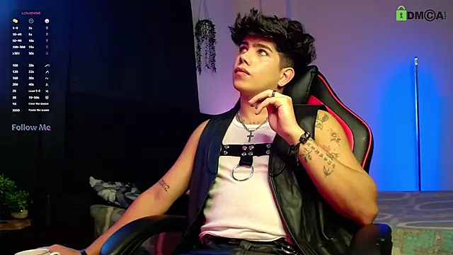 LyleBennett  online show from November 5, 11:57 am